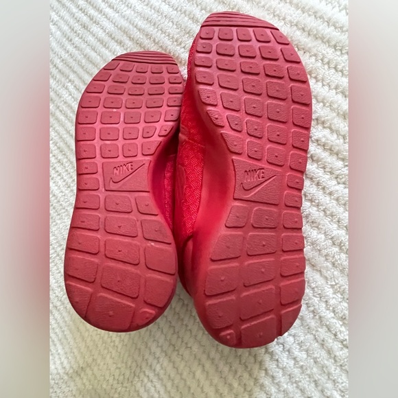 Nike Kids Red Sneakers - Picture 5 of 7